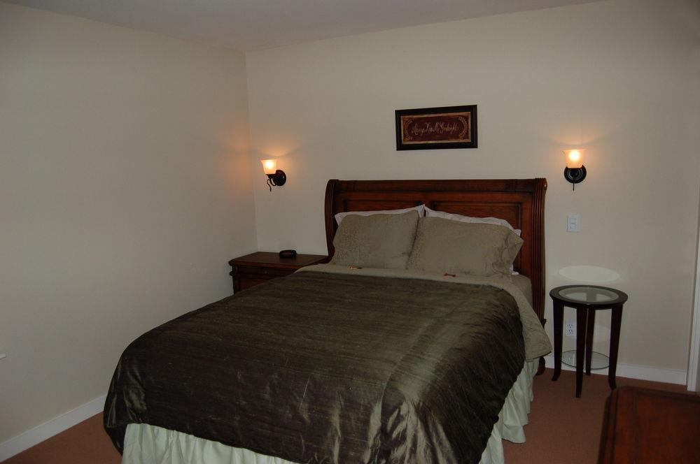 Hotel Starfish Manor Oceanfront 4*